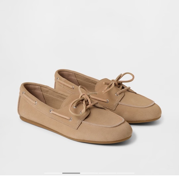 GAP Suede Boat Shoes NWT - Picture 2 of 10